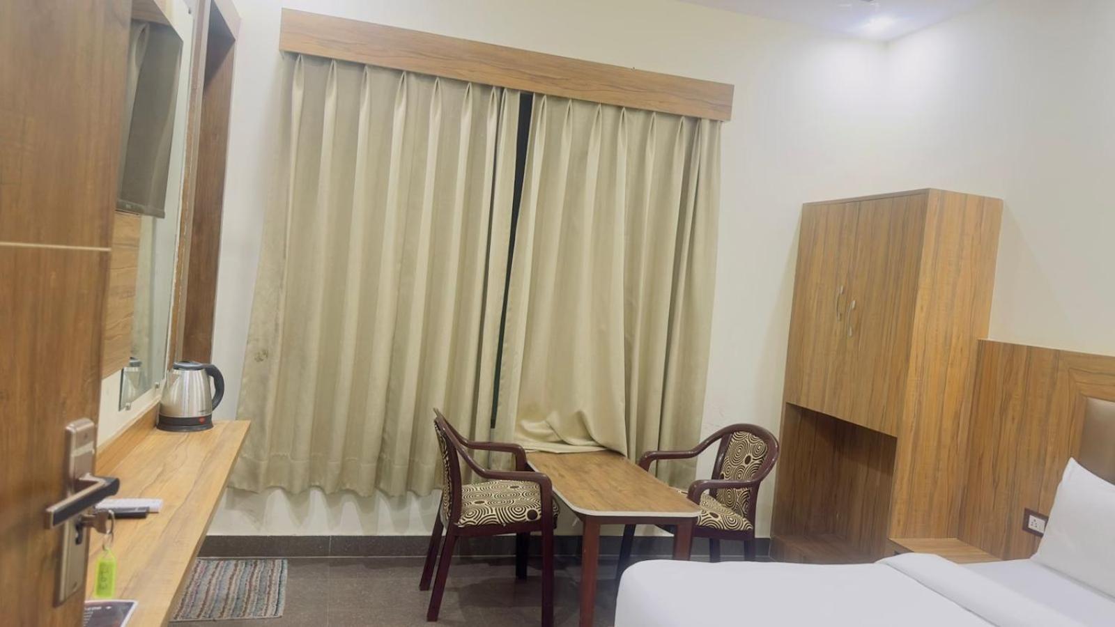 Hotel Gt International Tājganj Dış mekan fotoğraf