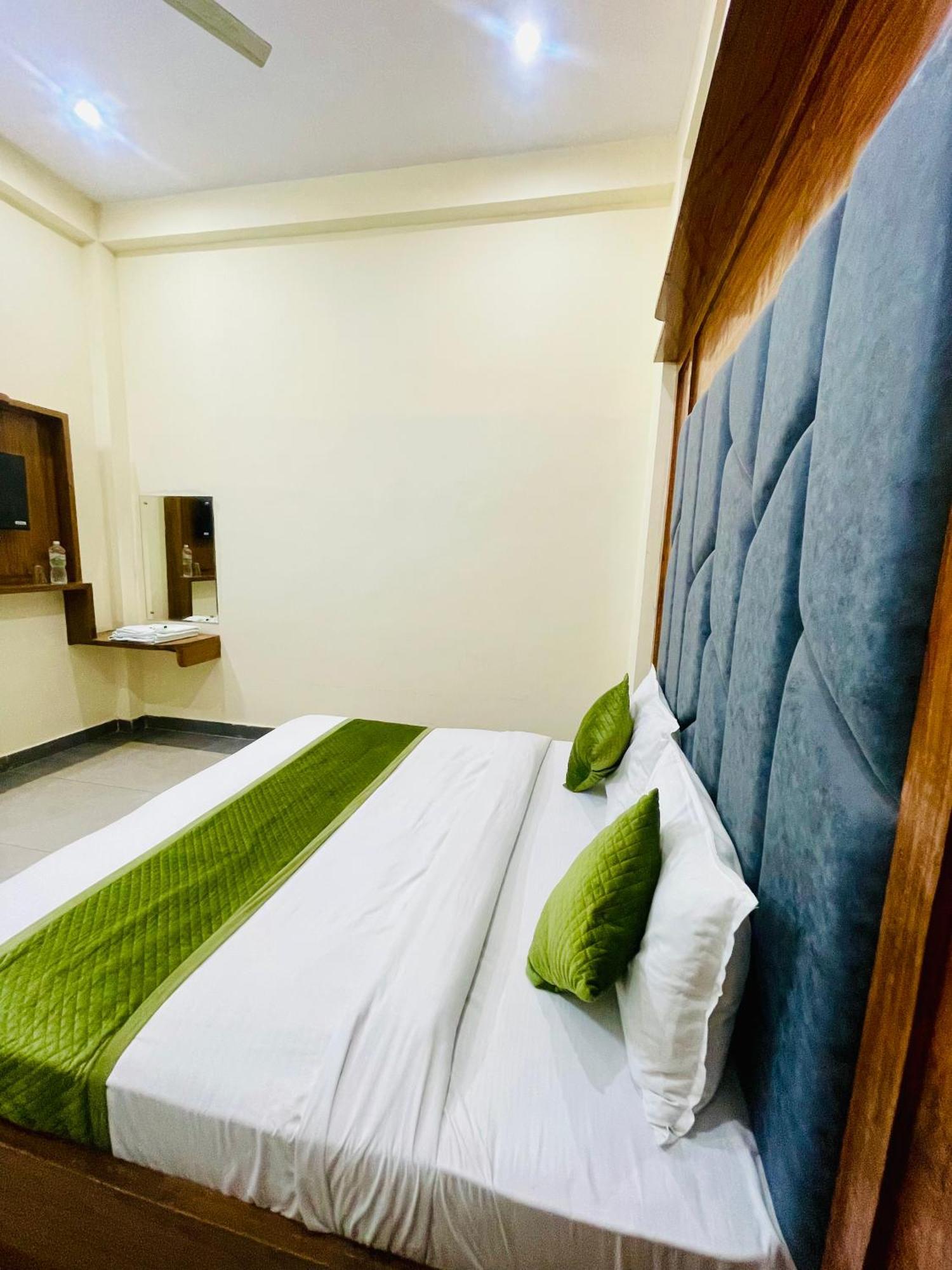 Hotel Gt International Tājganj Dış mekan fotoğraf